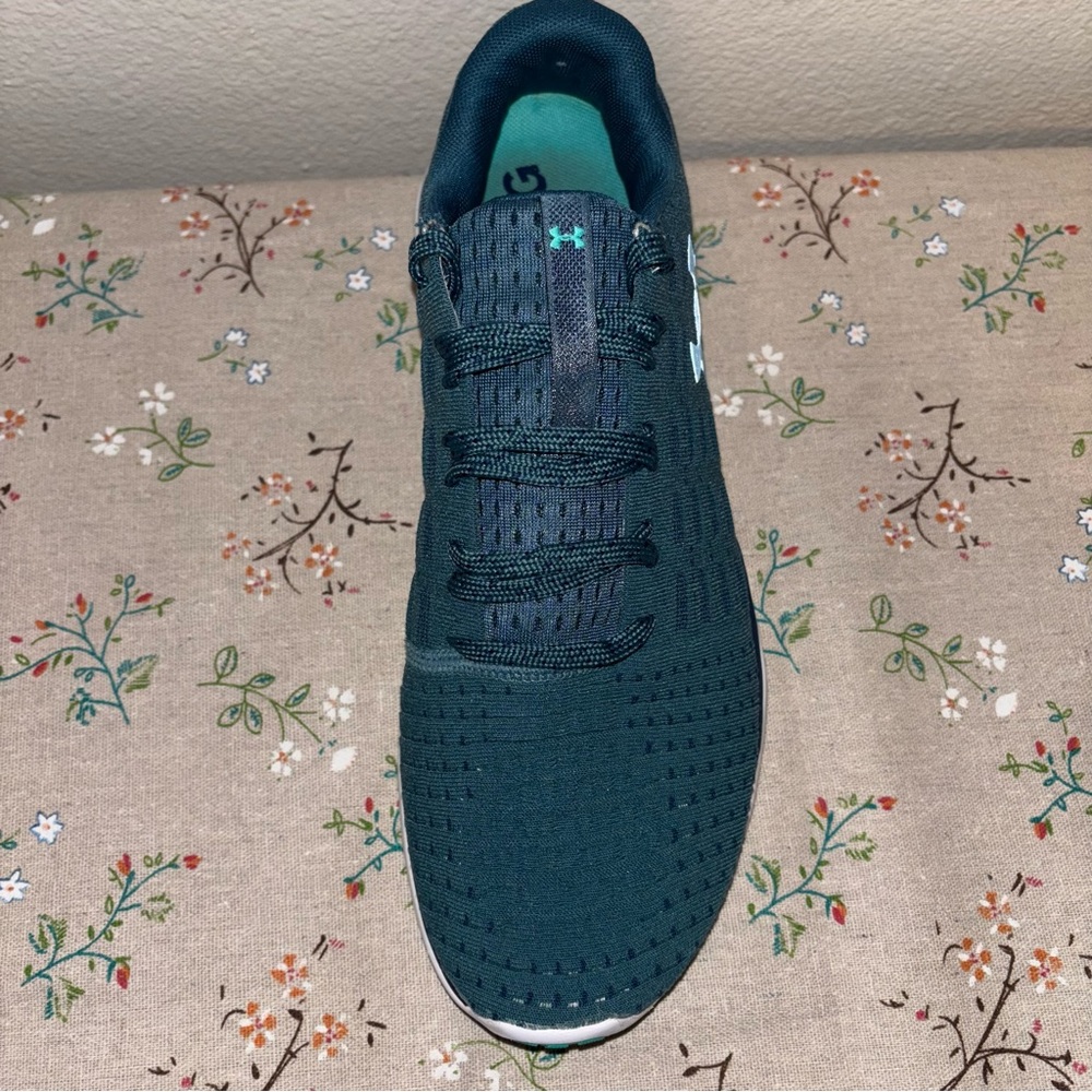 Under Armour Shoes - Picture 7 of 10